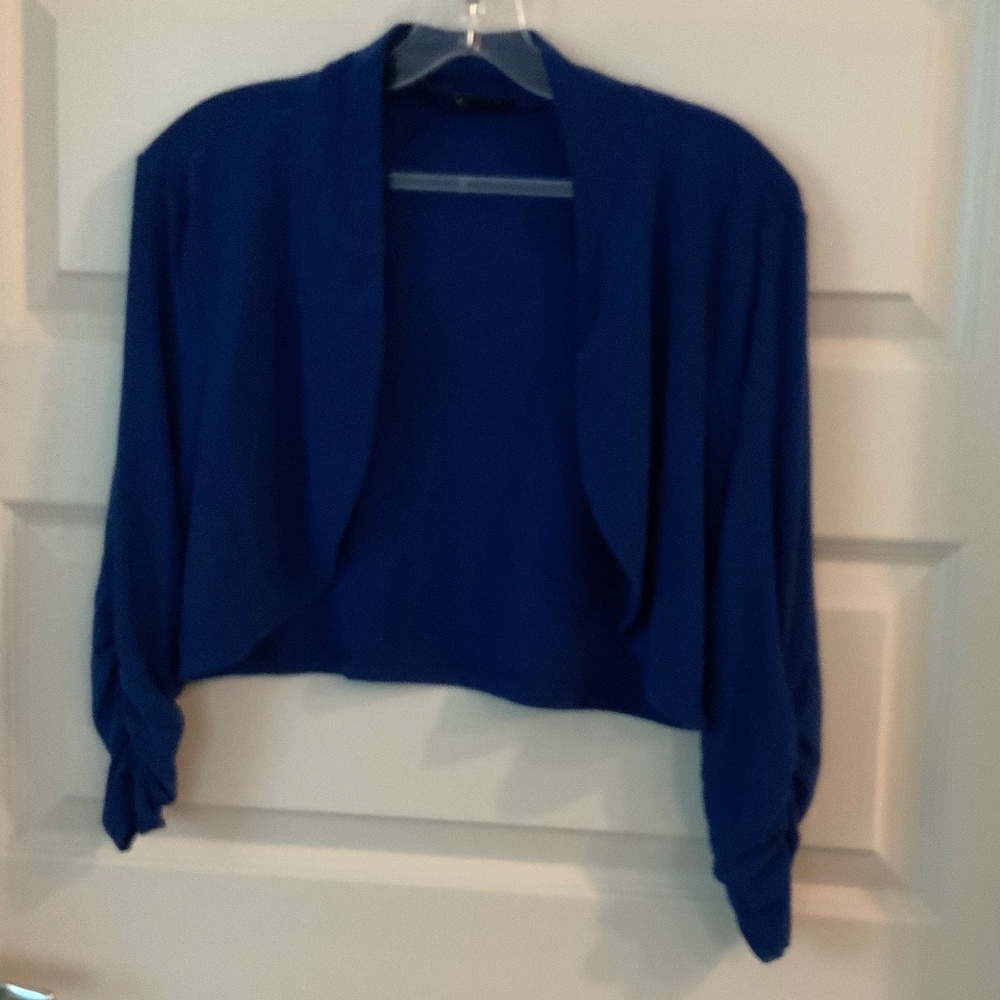 Blue Shrug with gathered sleeves at wrist